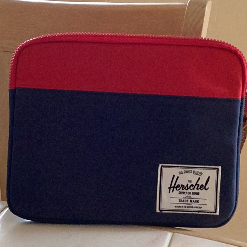 Herschel iPad carry case